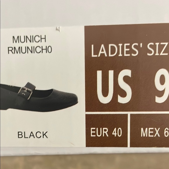 DV by Dolce Vita Black Flats with Strap - Picture 1 of 4